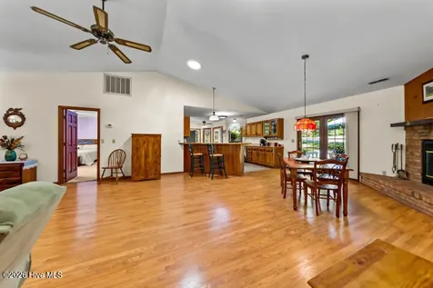 519 Country Club Drive W Arapahoe NC 28510