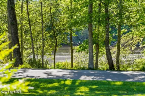519 Country Club Drive W Arapahoe NC 28510