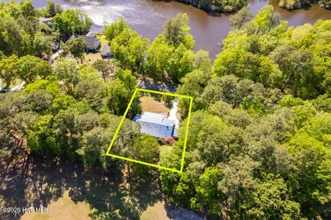 519 Country Club Drive W Arapahoe NC 28510