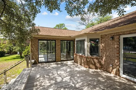 5722 Gondolier Drive New Bern NC 28560
