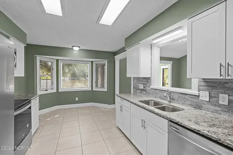 5722 Gondolier Drive New Bern NC 28560