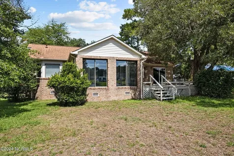 5722 Gondolier Drive New Bern NC 28560