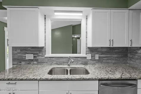 5722 Gondolier Drive New Bern NC 28560