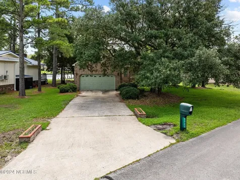 5722 Gondolier Drive New Bern NC 28560