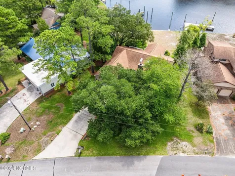 5722 Gondolier Drive New Bern NC 28560