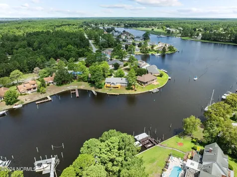 5722 Gondolier Drive New Bern NC 28560