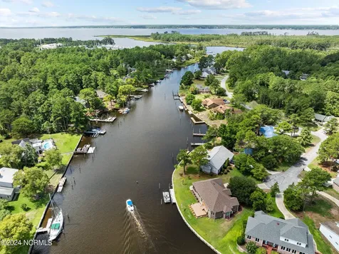 5722 Gondolier Drive New Bern NC 28560