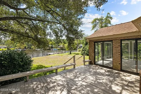 5722 Gondolier Drive New Bern NC 28560