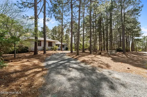 117 Pineneedle Drive West End NC 27376