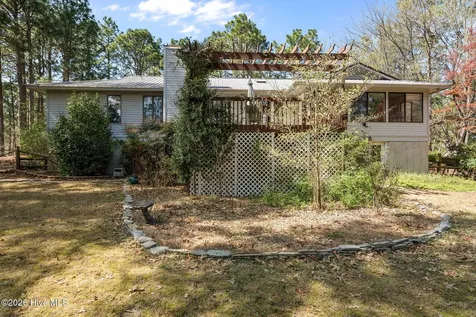 117 Pineneedle Drive West End NC 27376