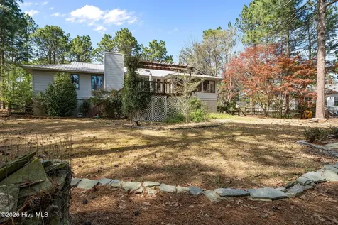 117 Pineneedle Drive West End NC 27376