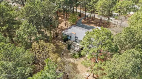 117 Pineneedle Drive West End NC 27376