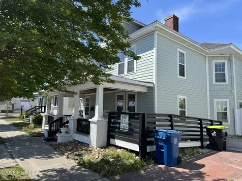 608 Arendell Street Morehead City NC 28557