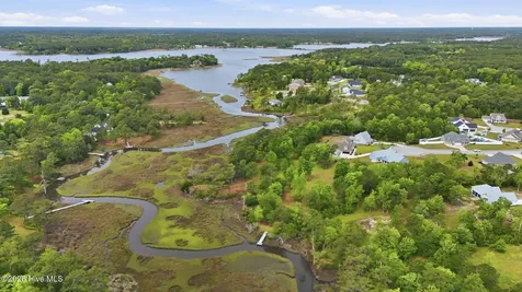 515 Bluff View Lane Swansboro NC 28584