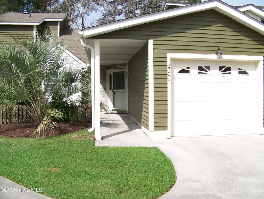 702 Cedarwood Village Morehead City NC 28557