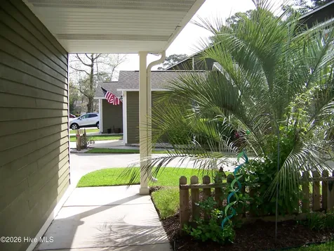 702 Cedarwood Village Morehead City NC 28557