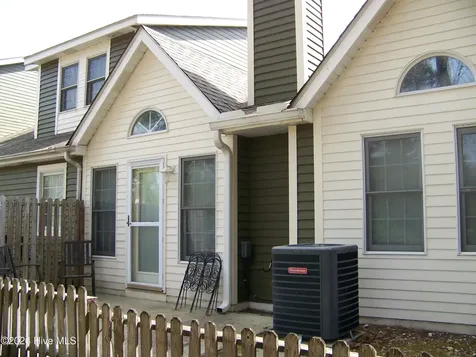 702 Cedarwood Village Morehead City NC 28557