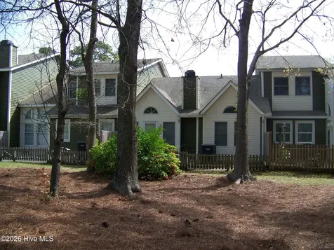 702 Cedarwood Village Morehead City NC 28557