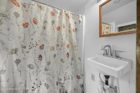 207 Bell Street Elizabeth City NC 27909