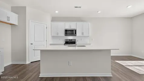 308 Maddox Drive Aberdeen NC 28315