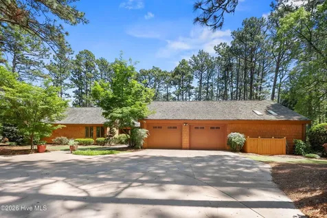 90 El Dorado Street Pinehurst NC 28374
