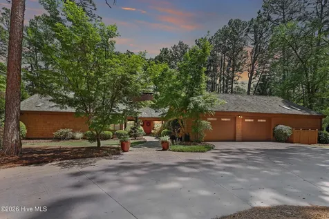 90 El Dorado Street Pinehurst NC 28374