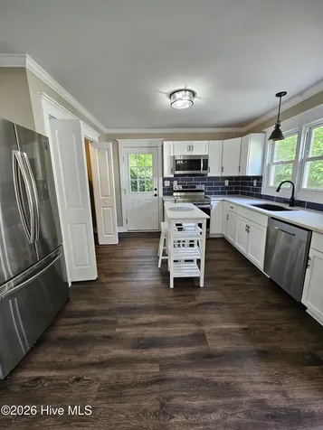 16 White Oak Street Jacksonville NC 28540