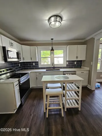 16 White Oak Street Jacksonville NC 28540
