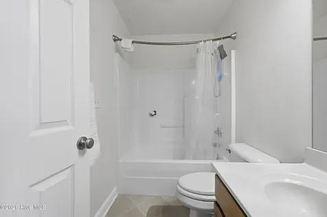 808 Compass Drive Elizabeth City NC 27909