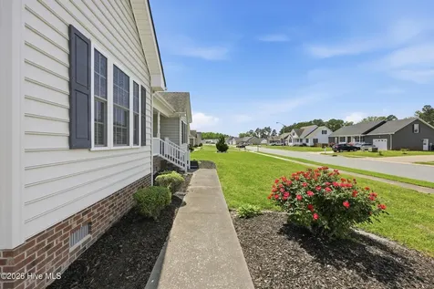808 Compass Drive Elizabeth City NC 27909