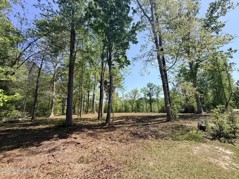 109/111 Barry Lane Jacksonville NC 28540