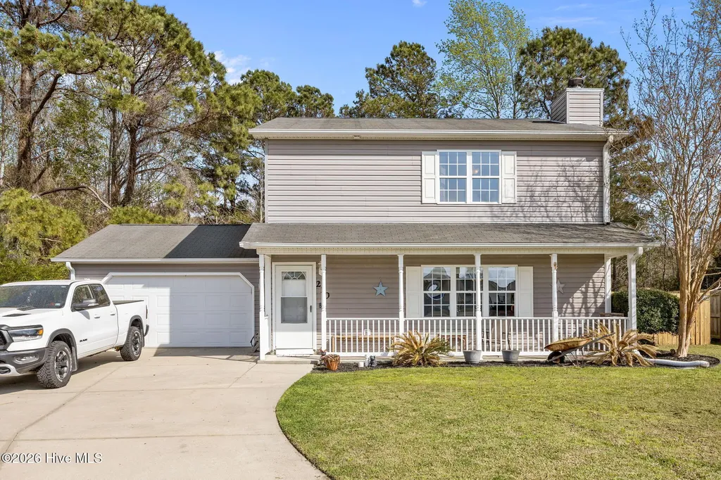 210 Bobwhite Road Hubert NC 28539
