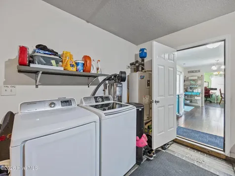 210 Bobwhite Road Hubert NC 28539