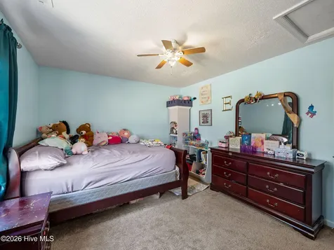 210 Bobwhite Road Hubert NC 28539