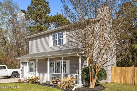 210 Bobwhite Road Hubert NC 28539