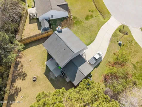 210 Bobwhite Road Hubert NC 28539