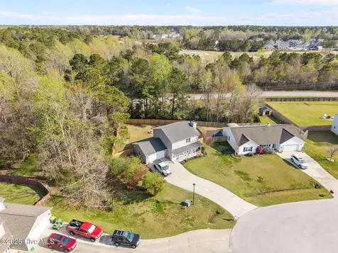 210 Bobwhite Road Hubert NC 28539