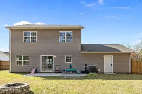 210 Bobwhite Road Hubert NC 28539