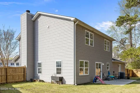 210 Bobwhite Road Hubert NC 28539