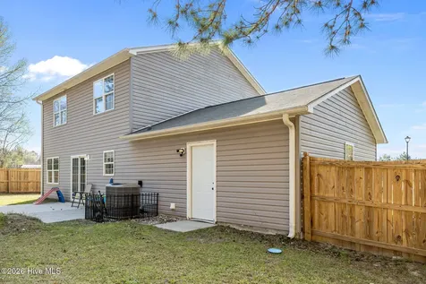 210 Bobwhite Road Hubert NC 28539
