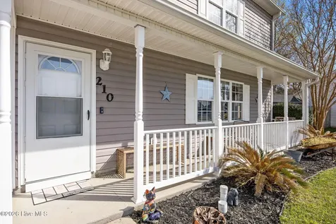 210 Bobwhite Road Hubert NC 28539