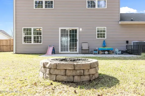210 Bobwhite Road Hubert NC 28539
