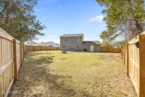210 Bobwhite Road Hubert NC 28539
