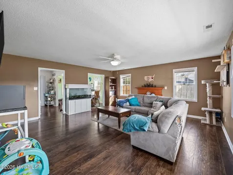210 Bobwhite Road Hubert NC 28539