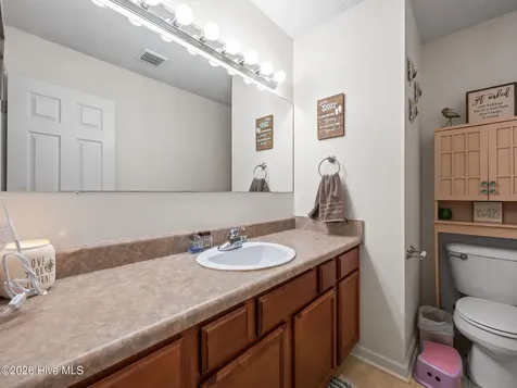 210 Bobwhite Road Hubert NC 28539