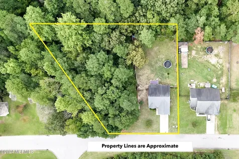 279 Smokey Mountain Drive Raeford NC 28376
