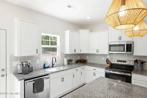 2409 Sunset Harbor Road SE Bolivia NC 28422