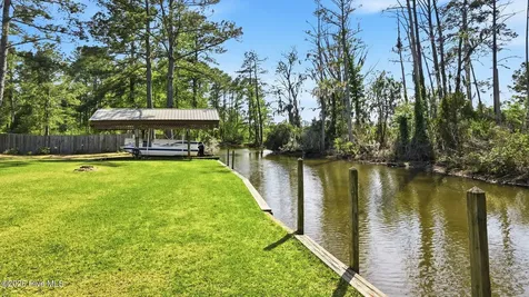 298 Bay Shore Drive Chocowinity NC 27817