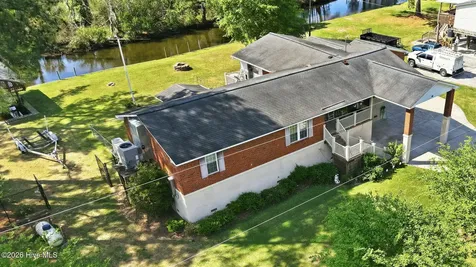 298 Bay Shore Drive Chocowinity NC 27817