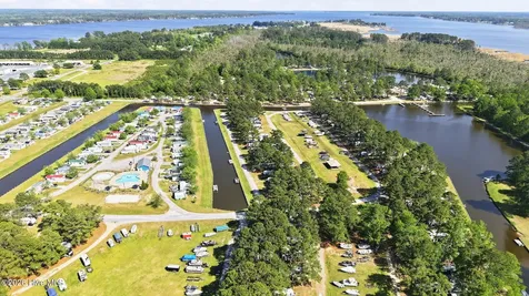 298 Bay Shore Drive Chocowinity NC 27817